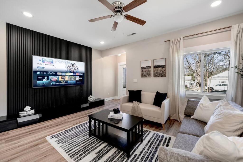 Brand New Cozy Modern Bungalow W/Hot Tub+Movieroom 7 Min From Uptown Charlotte Buitenkant foto