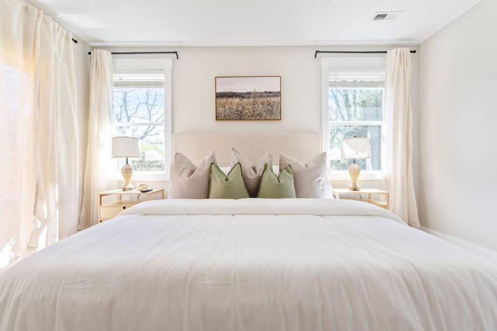 Brand New Cozy Modern Bungalow W/Hot Tub+Movieroom 7 Min From Uptown Charlotte Buitenkant foto