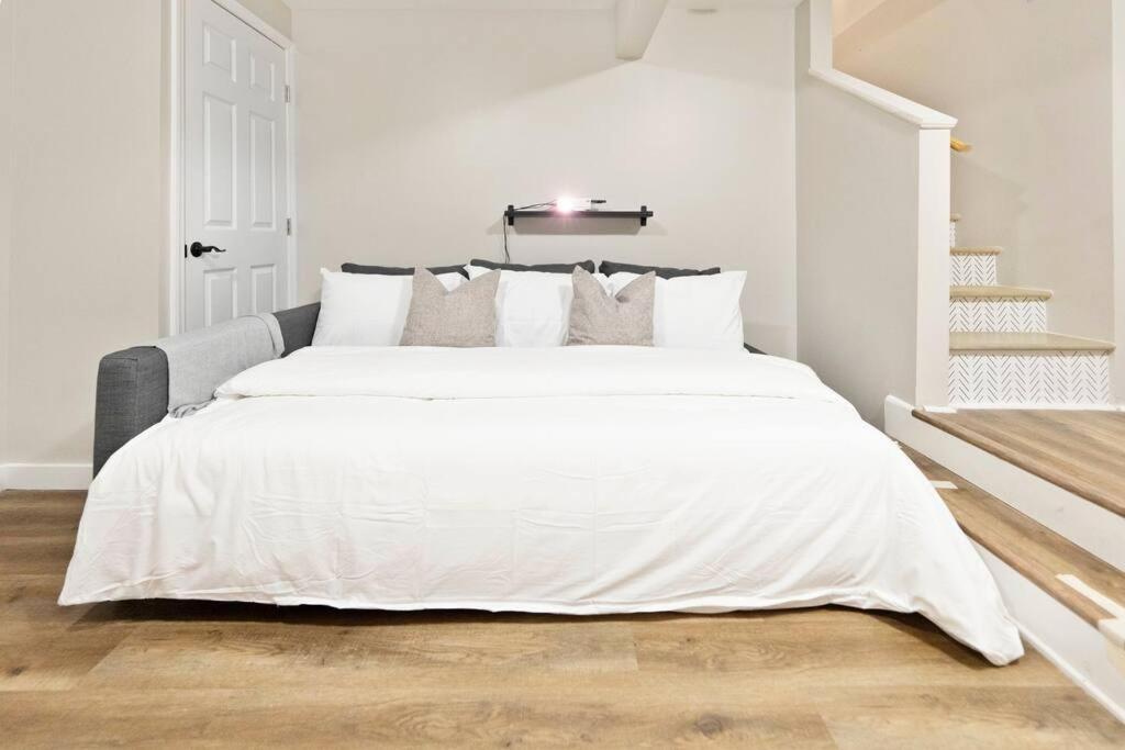 Brand New Cozy Modern Bungalow W/Hot Tub+Movieroom 7 Min From Uptown Charlotte Buitenkant foto