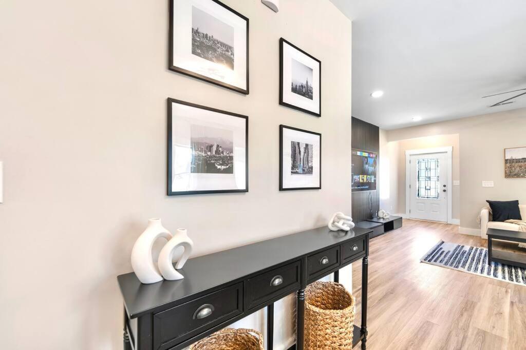 Brand New Cozy Modern Bungalow W/Hot Tub+Movieroom 7 Min From Uptown Charlotte Buitenkant foto