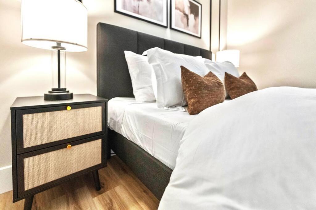 Brand New Cozy Modern Bungalow W/Hot Tub+Movieroom 7 Min From Uptown Charlotte Buitenkant foto