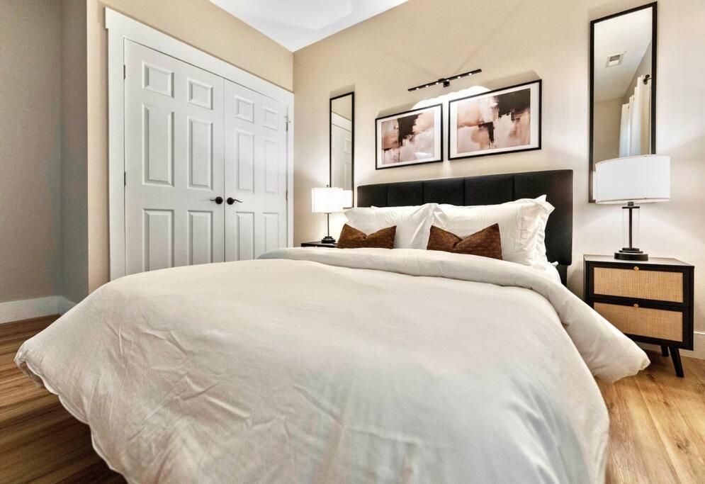Brand New Cozy Modern Bungalow W/Hot Tub+Movieroom 7 Min From Uptown Charlotte Buitenkant foto