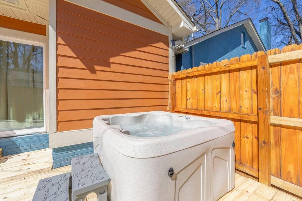 Brand New Cozy Modern Bungalow W/Hot Tub+Movieroom 7 Min From Uptown Charlotte Buitenkant foto